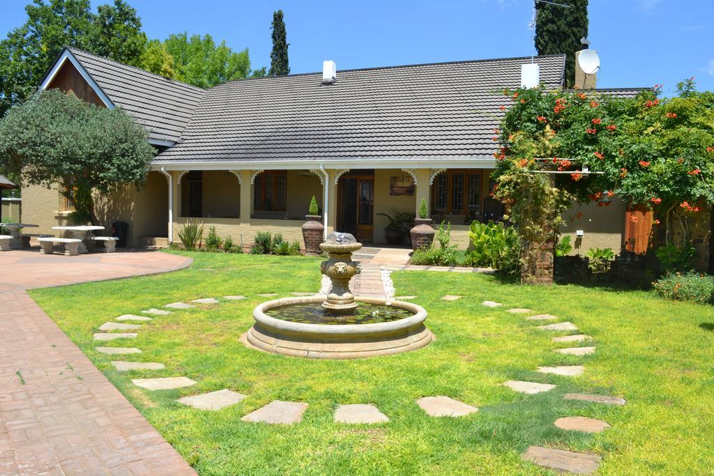 Castello Guesthouse Vryburg Екстер'єр фото