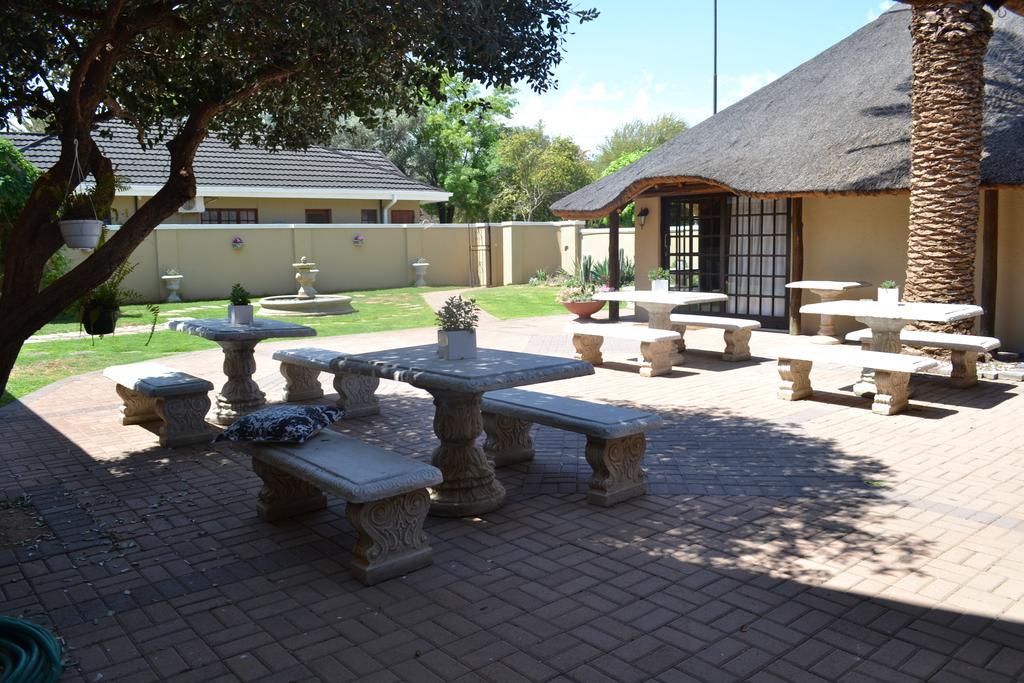Castello Guesthouse Vryburg Екстер'єр фото
