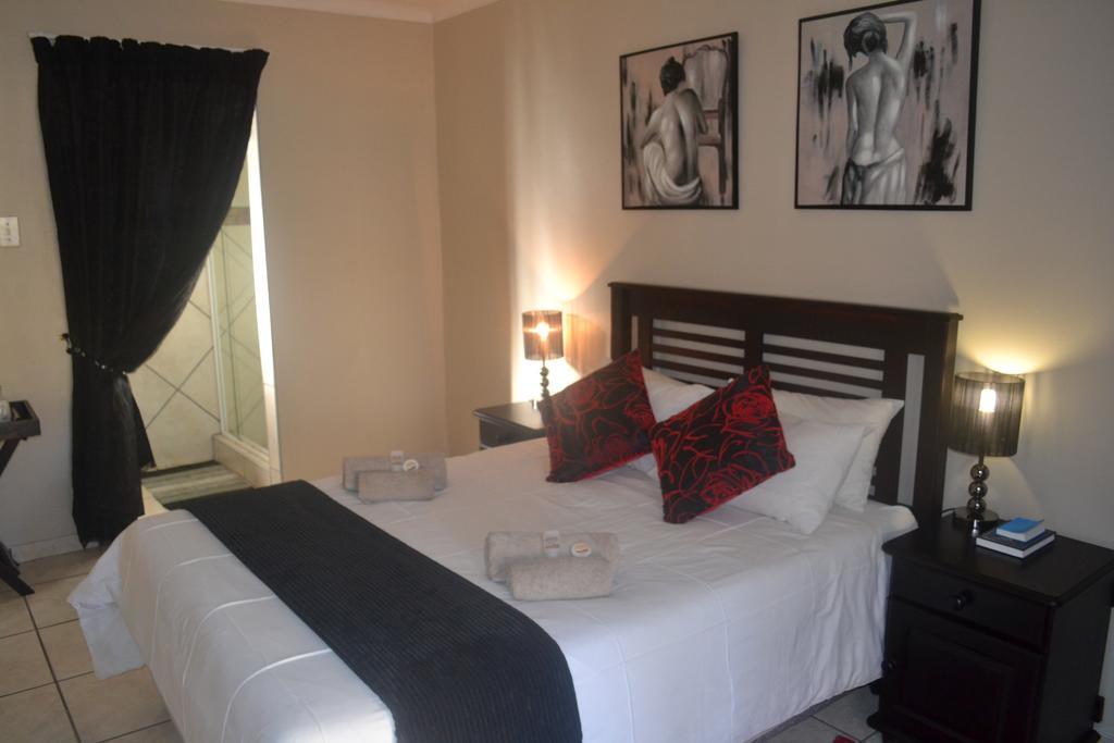 Castello Guesthouse Vryburg Екстер'єр фото