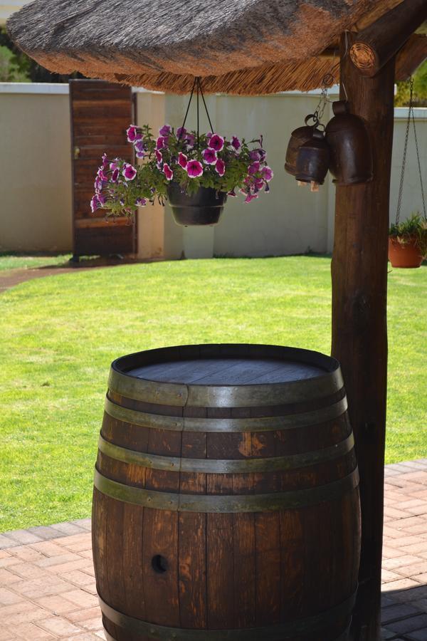 Castello Guesthouse Vryburg Екстер'єр фото