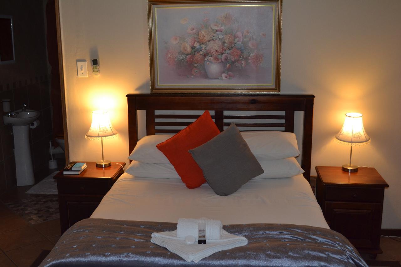 Castello Guesthouse Vryburg Екстер'єр фото
