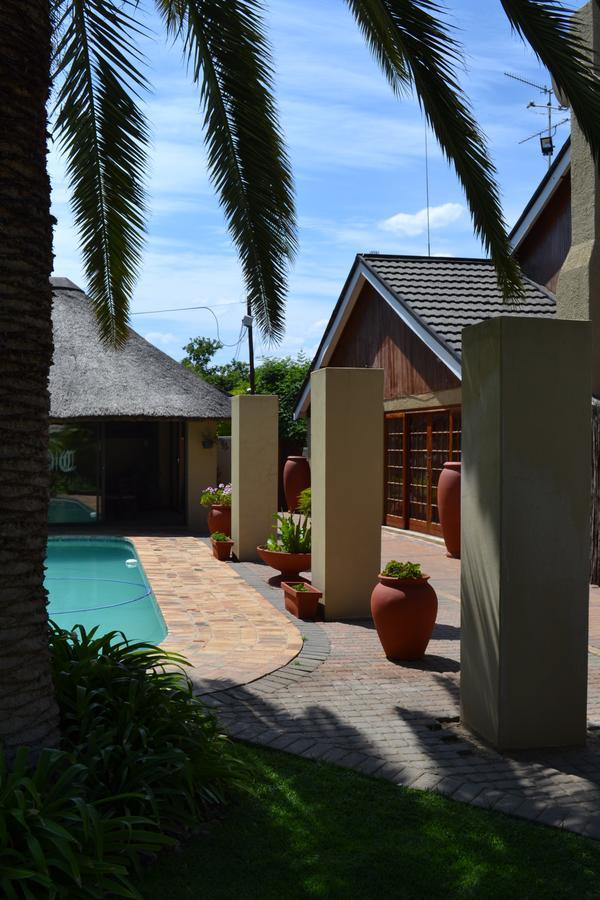 Castello Guesthouse Vryburg Екстер'єр фото