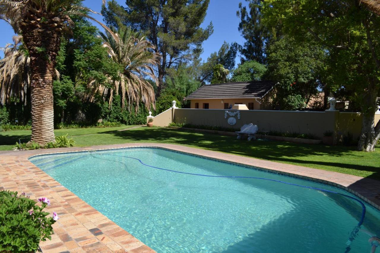 Castello Guesthouse Vryburg Екстер'єр фото